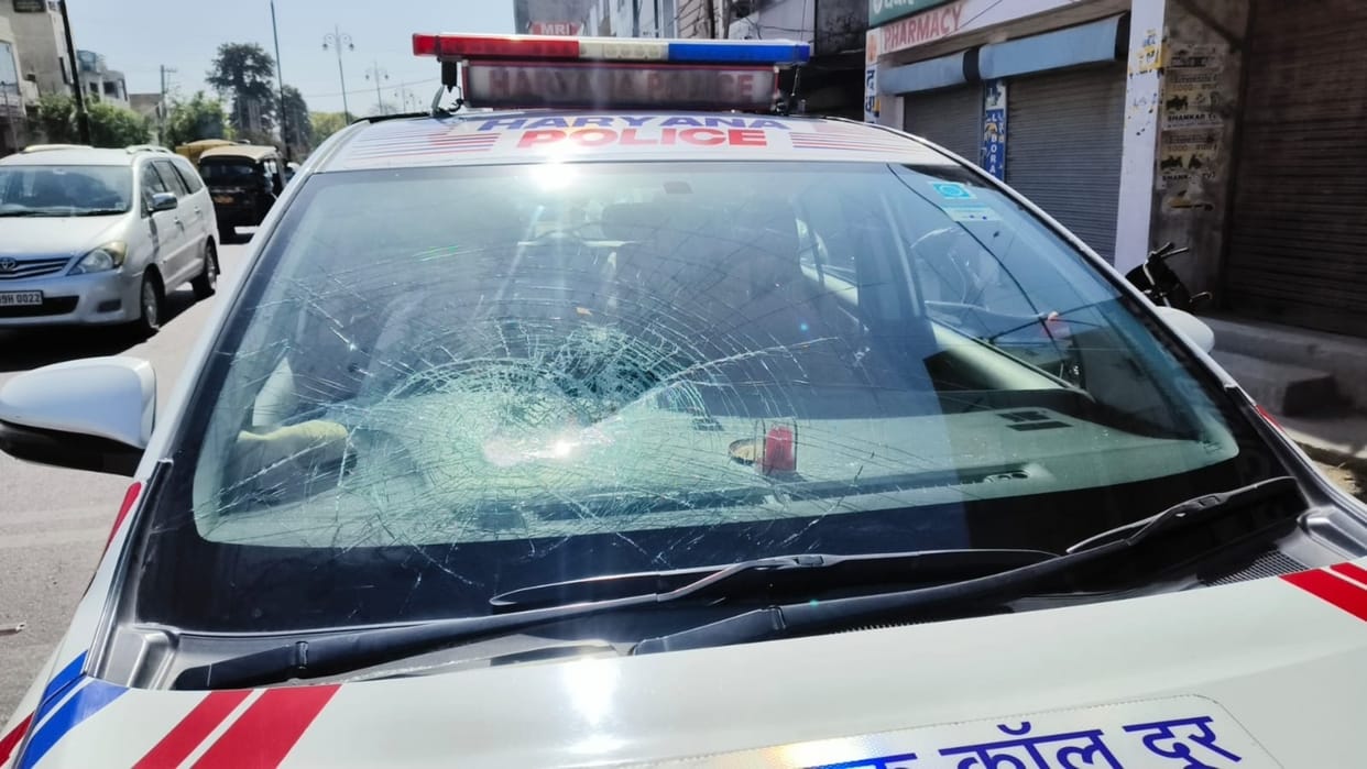 Two groups clashed over transactions in Kurukshetra, 40 year old man died, dial 112 broken; Policeman injured