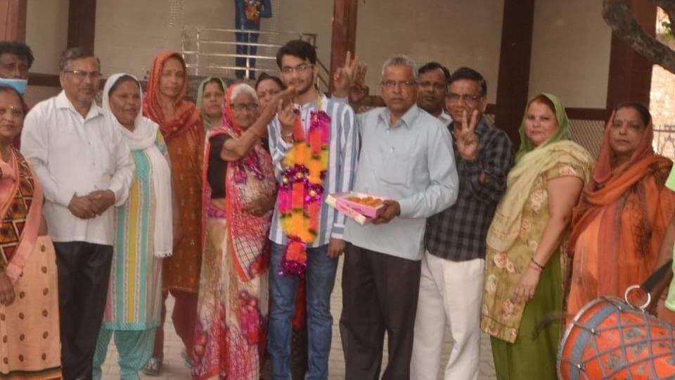 UP Board Result 2024: Father runs shoe shop, son got eighth position in the state in Inter