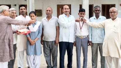 UP Board Result 2024: Father runs shoe shop, son got eighth position in the state in Inter