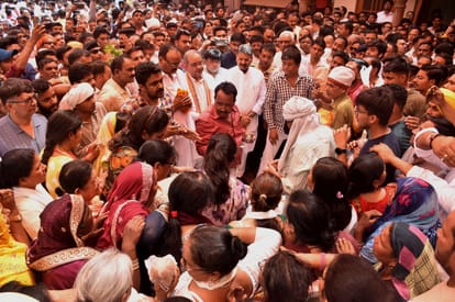 Sarvesh Singh Funeral: Former MP Sarvesh Singh cremated with state honours, wife and daughter become emotional
