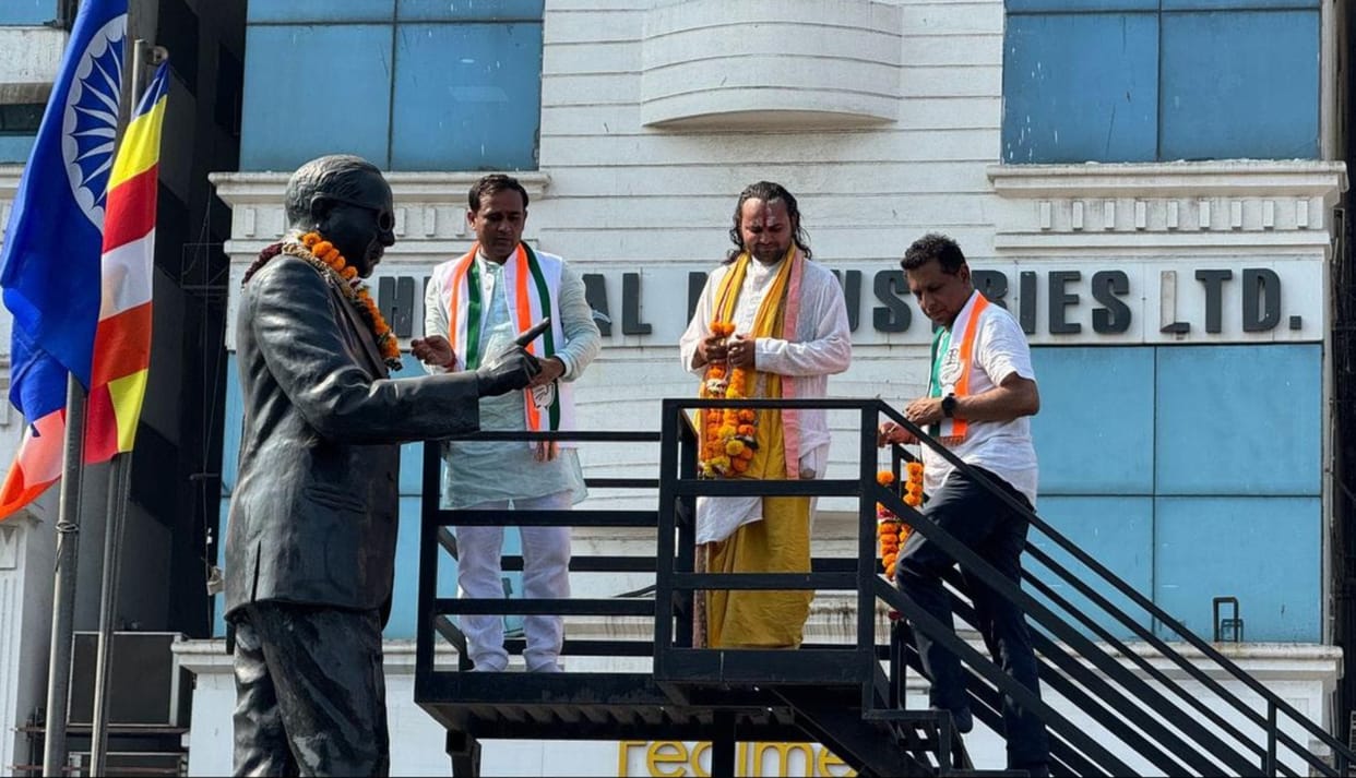 gujarat surat lok sabha seat congress candidate nilesh kumbhani nomination rejected over proposers sign