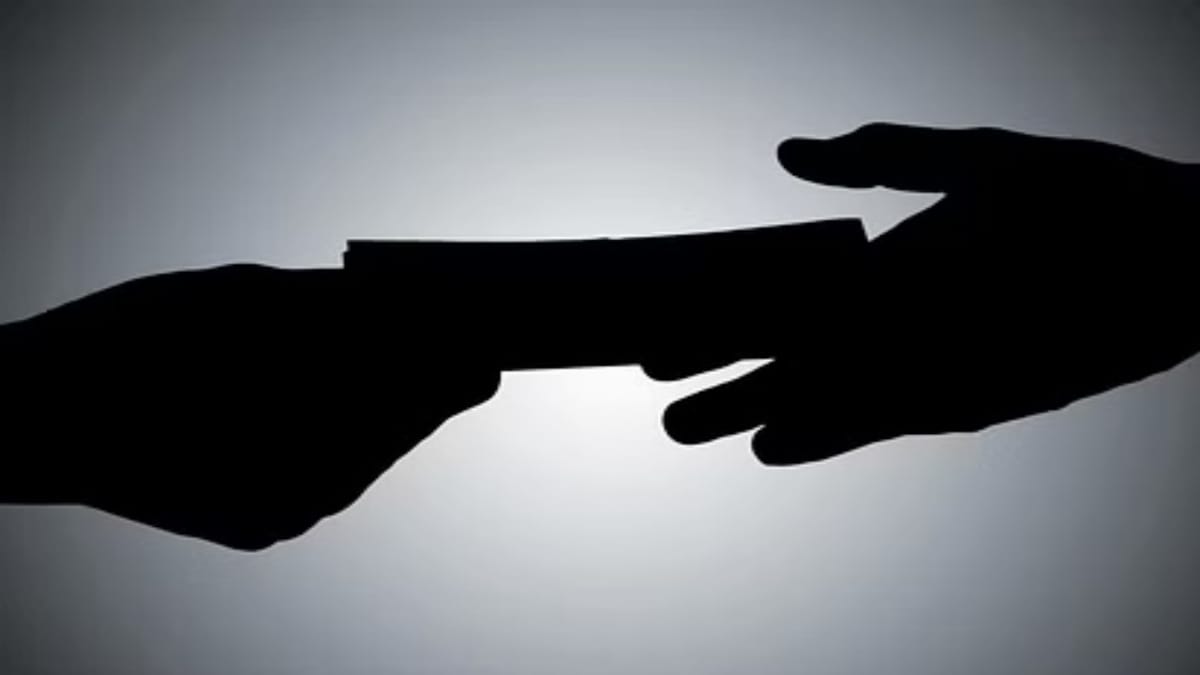 Dehradun: सहायक कृषि अधिकारी गिरफ्तार, सब्सिडी फाइल आगे बढ़ाने के नाम पर मांगी दस हजार की रिश्वत
