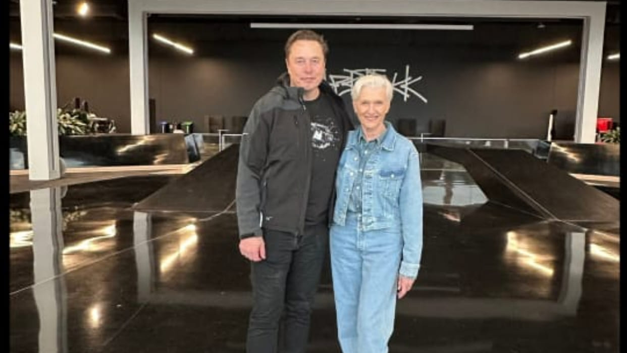 US: 'What do you do on Saturday?' Elon Musk's mother reached Tesla's factory to see his work, shared pictures