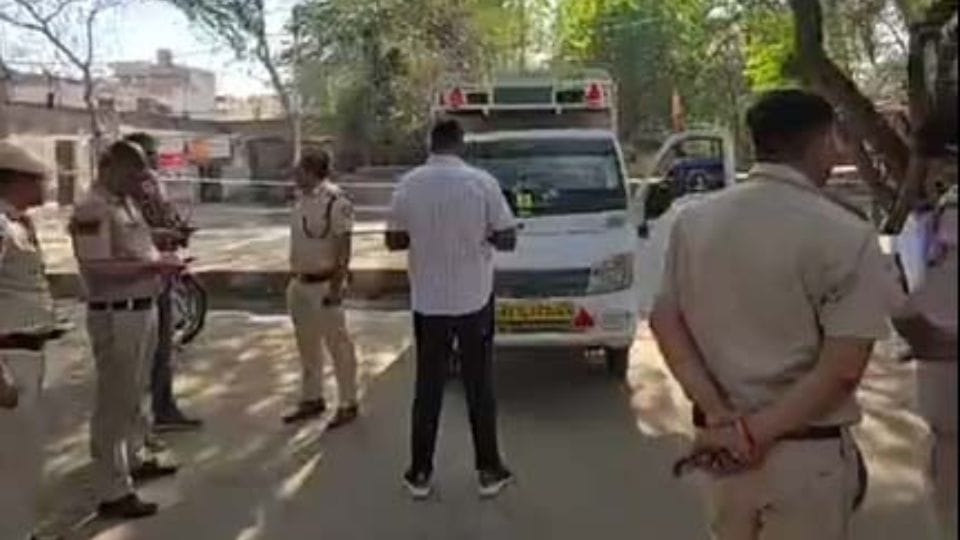young man was shot dead by gang in Delhi