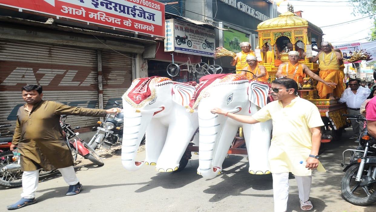 Bhagwan Mahavir birth Kalyanak Mahotsav celebrated with pomp in Bareilly