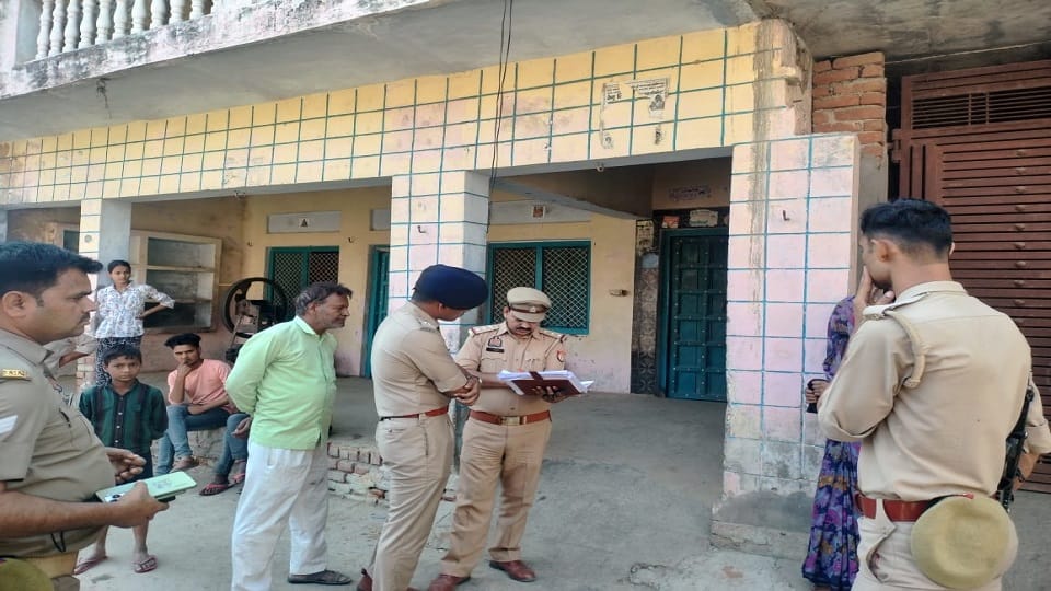Daughter-in-law was in an objectionable condition with her lover mother-in-law saw murder