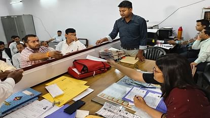 Hathras Lok Sabha candidates get election symbols