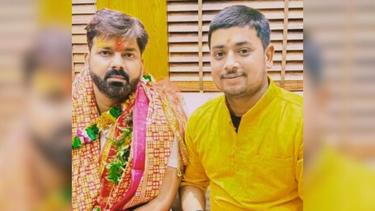 Bhojpuri cine star Pawan Singh worship maa Vindhyavasini in mirzapur