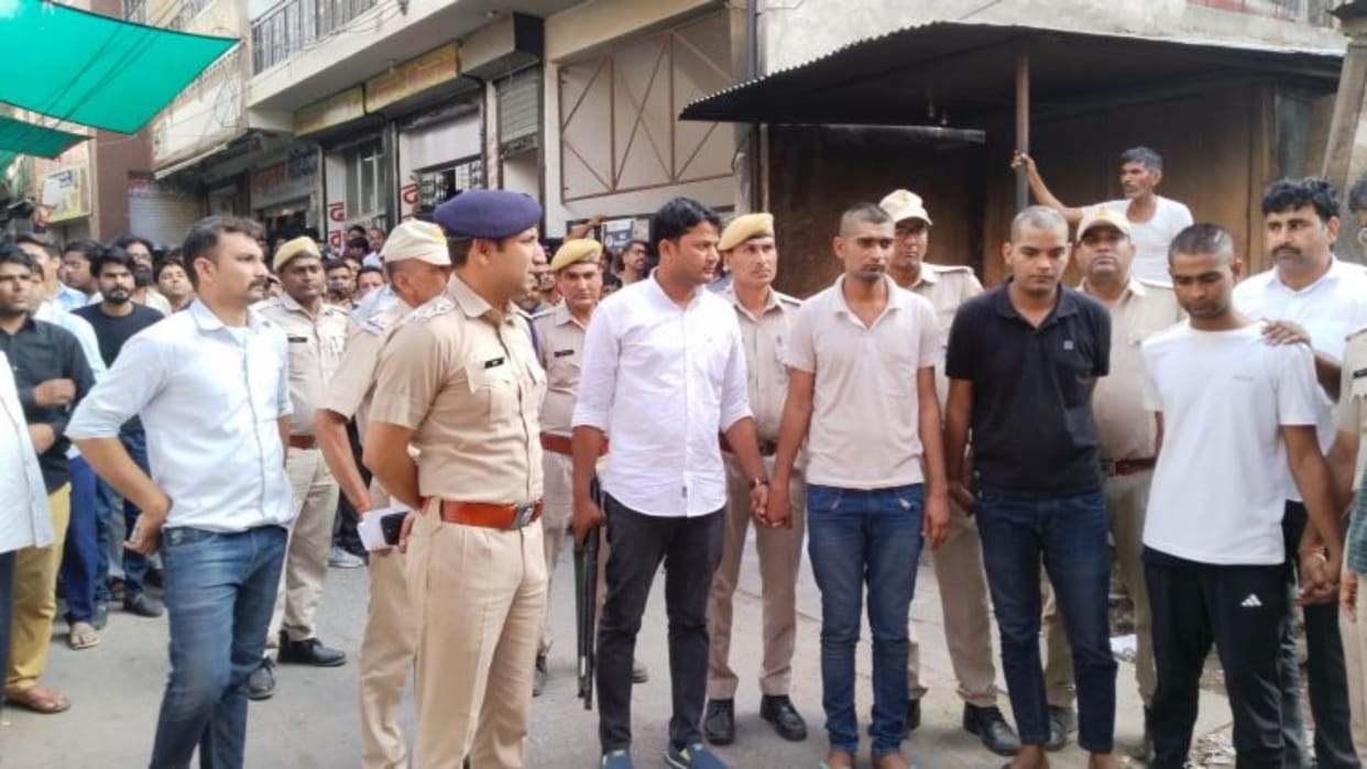 Jhunjhunu News: The scene of robbery worth 40 lakh was recreated, the public raised slogans of police zindabad