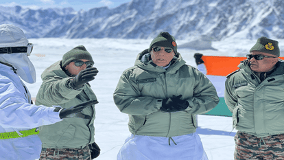 रक्षा मंत्री राजनाथ सिंह