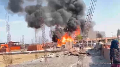 MP News: Fire breaks out in Pandokhar Dham, huts built for saints and sages destroyed