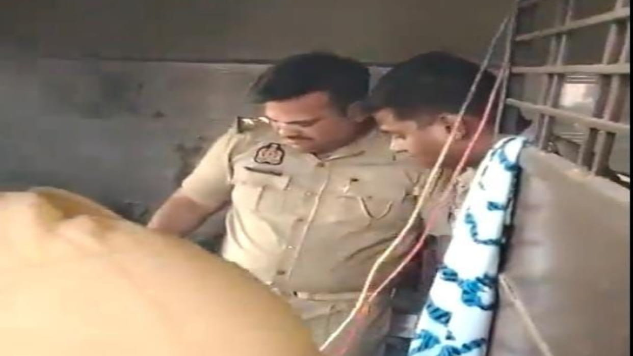 Fire broke out in Deoria's composite school, know what teachers and children did to save themselves