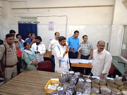 AYUSH Minister Dayashankar Mishra Dayalu strict on doctors in Varanasi