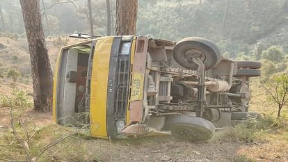 Uttarakhand News: Bus fell into a ditch berinag pithoragarh