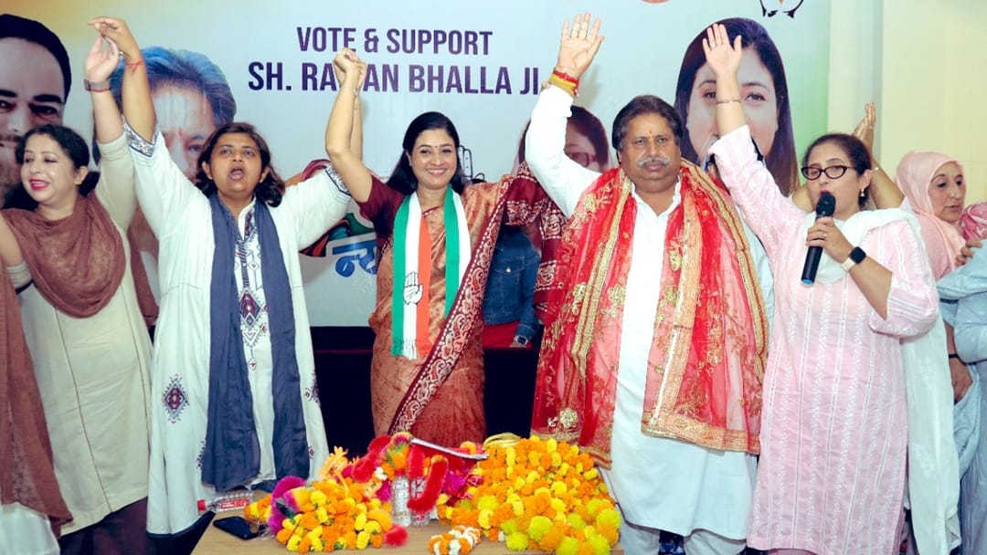 Reasi: Alka Lamba target PM Modi said divisive issues are being raised to divert attention