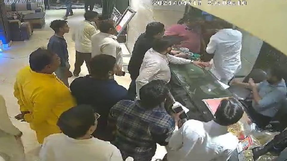 Video of BSP leader's hooliganism went viral beating hotel staff he kept folding his hands
