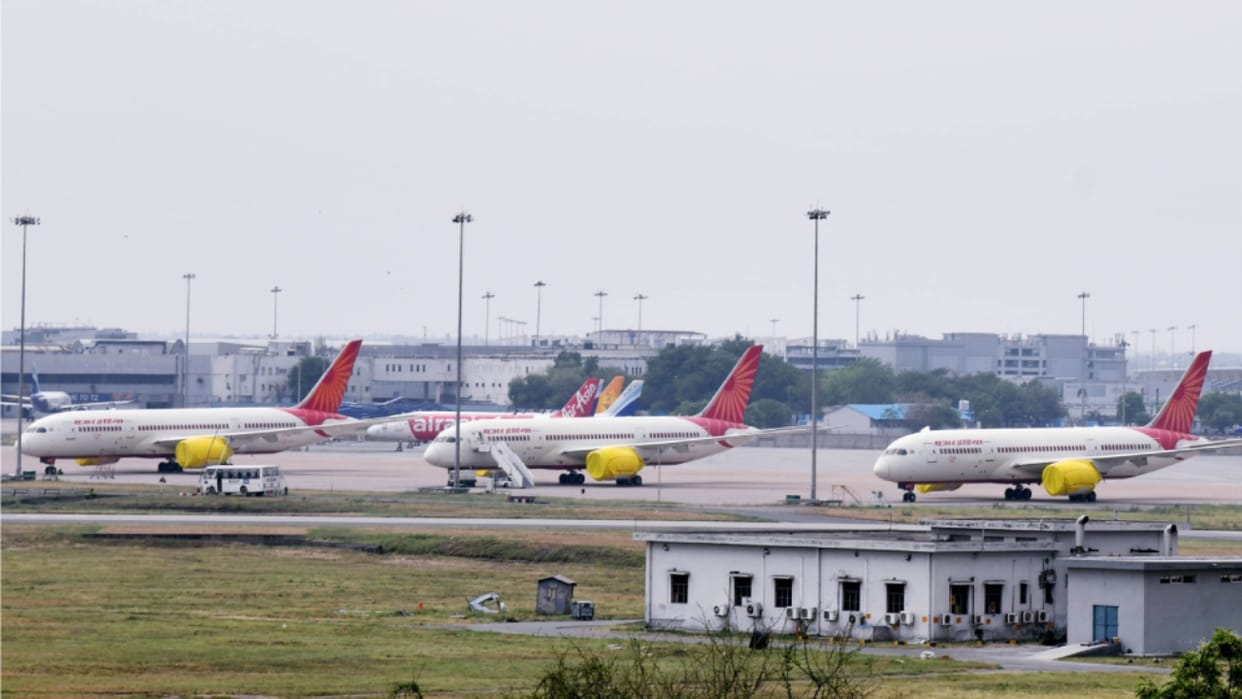 DGCA Directs Airlines to Inform Passengers About Their Rights, Know Details