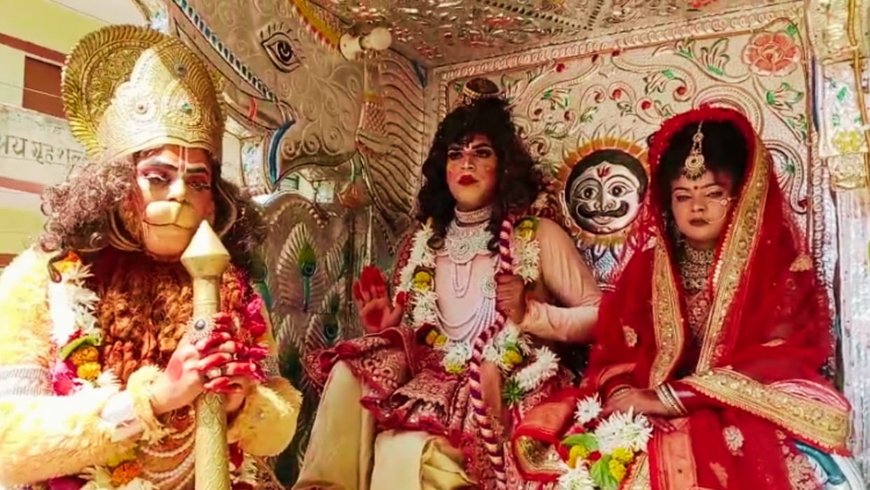 Hanuman Janmotsav 2024 Flag procession in Sonbhadra devotees read Hanuman Chalisa