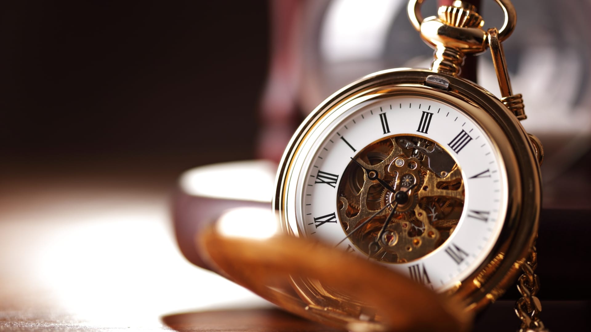 Vastu Dosh Due to these 5 reasons money does not stay in the house