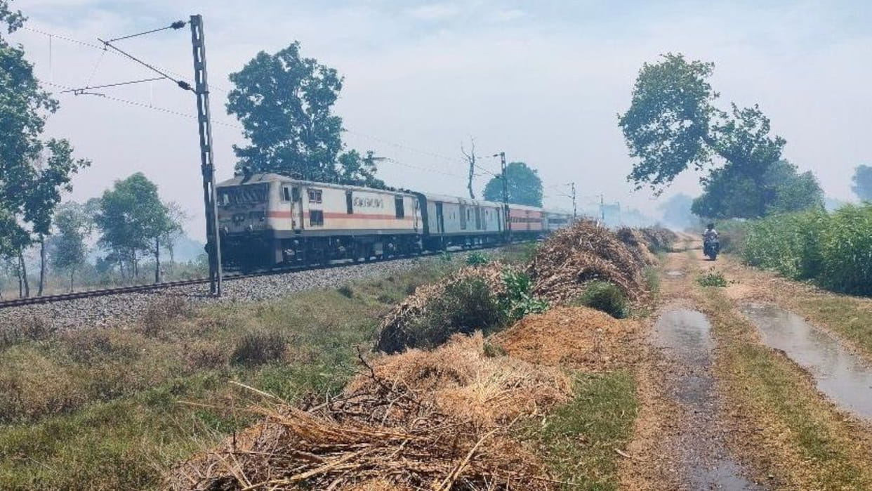 Woman reached railway track to commit suicide after husband refused to buy clothes