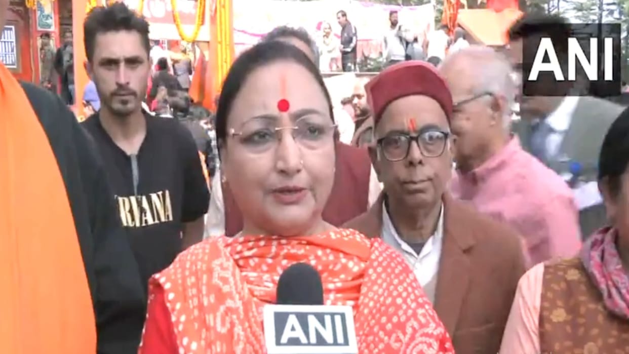 BJP President's wife Mallika Nadda paid obeisance at Jakhu temple on Hanuman Jayanti.
