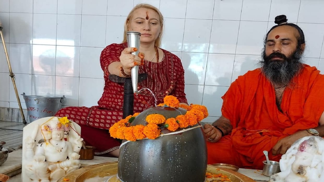Ukrainian woman influenced by Indian culture in Haryana adopted Hinduism, became Maria Karneshwari