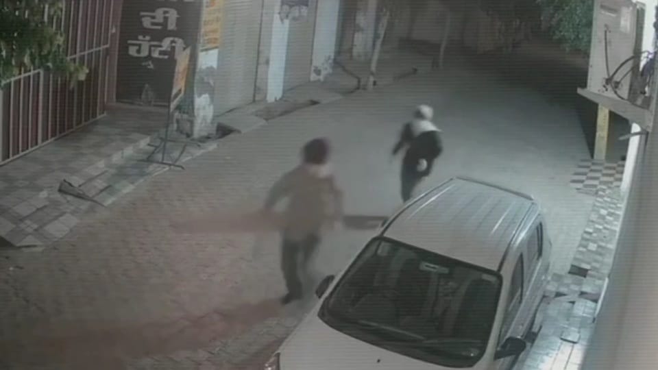 Private doctor was robbed by robbers in Ajitwal of Moga