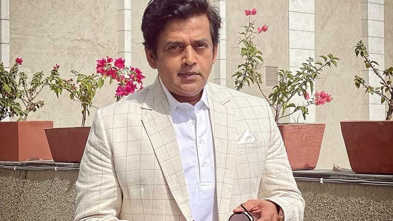 Ravi Kishan Recalled Living In A Hut Made Of Mud Sharing A Plate Of Food  With 12 People During His Childhood - Entertainment News: Amar Ujala - Ravi  Kishan:'12 लोग एक प्लेट