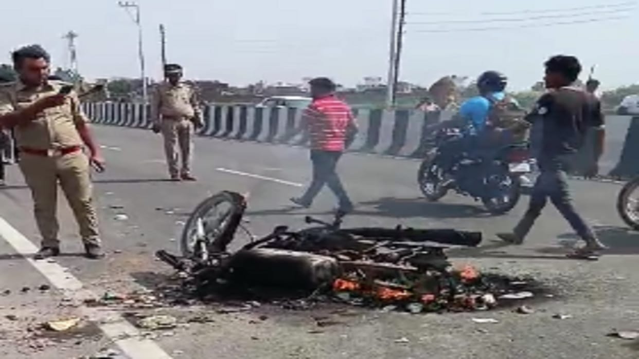 Wood trader died after his neck was cut by thresher machine on highway in Saharanpur