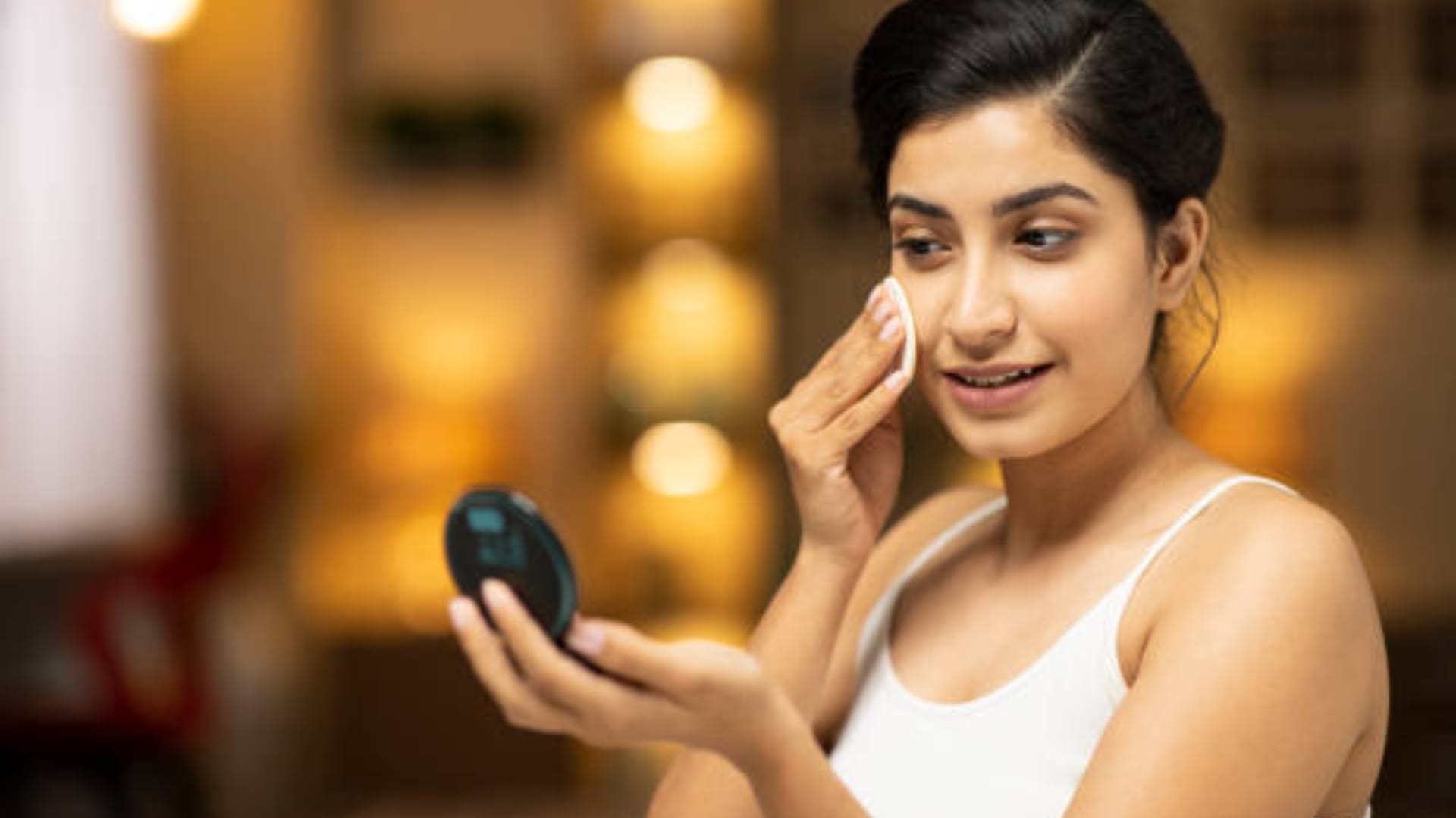 Summer Makeup Tips summer season beauty tips in hindi how to do makeup in summer
