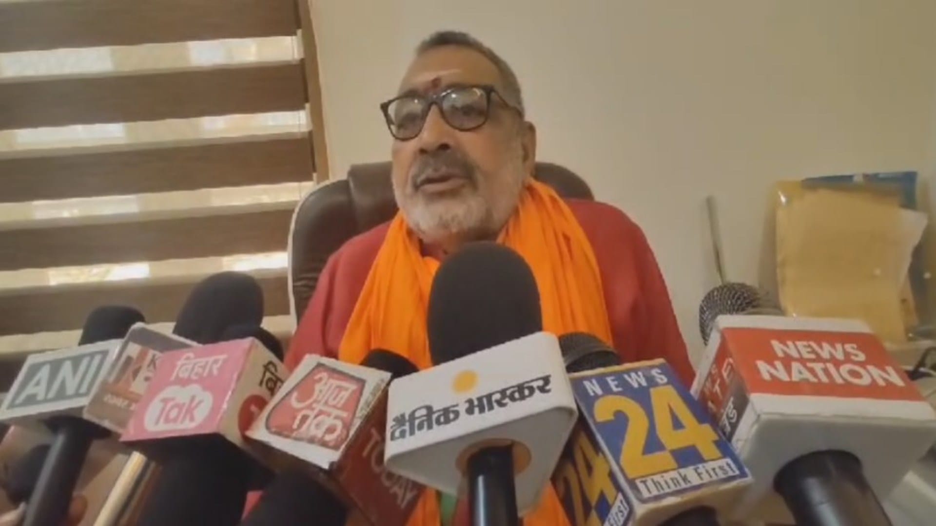 LS Polls: Giriraj reacts on Owaisi's Shaitan statement, says He himself was born with Jinnah genie, Lalu Yadav
