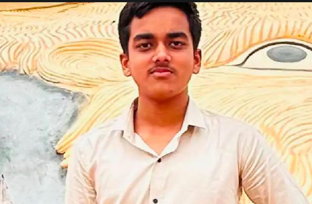 Indore: 17 year old son commits suicide after mother scolds him for quarreling with sister