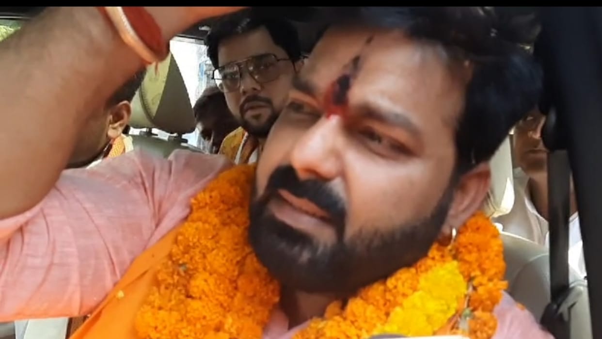 Lok Sabha: Pawan Singh's road show in Aurangabad, Manoj Tiwari called Pawan Singh a nationalist, lost his way.