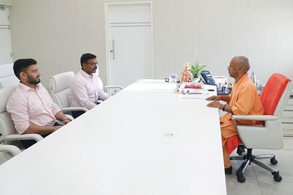 CM Yogi Adityanath meets to UPSC topper Aditya Srivastava.