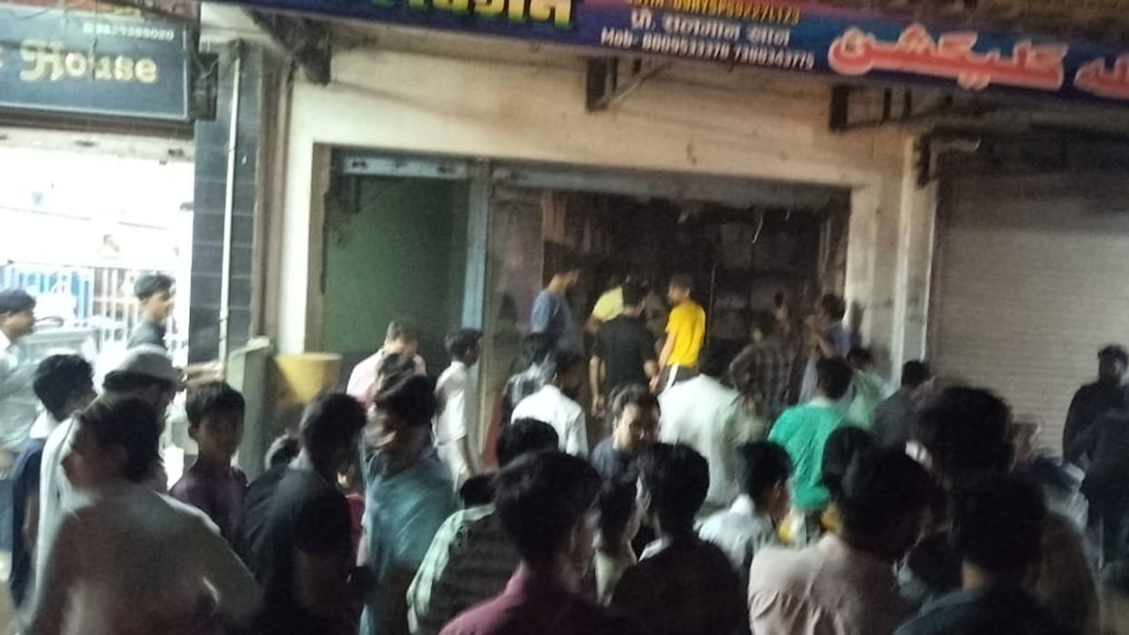 Massive fire breaks out clothes shop in azamgarh loss worth lakhs