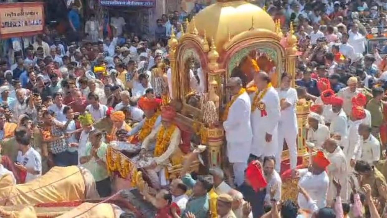 Rath Yatra of Lord Jinendra Eight-day Lakhi fair of Mahavir ji in Karauli