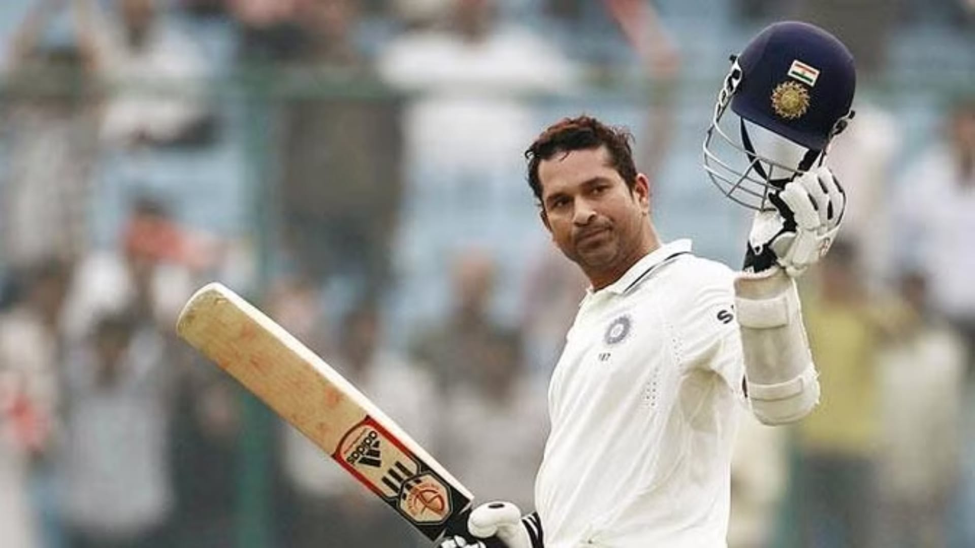 Former Indian batter Sachin Tendulkar Celebrate his 51 birthday check his record that still safe