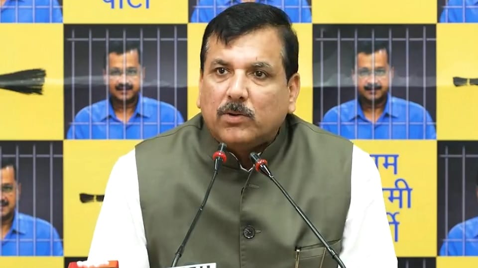 ls election 2024 aap leader Sanjay Singh said why are you living like this Regarding Lovely resignation