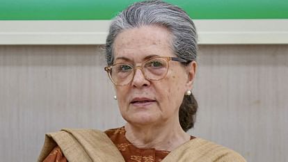 Himachal Pradesh Sonia Gandhi reached Shimla stayed at Priyanka house