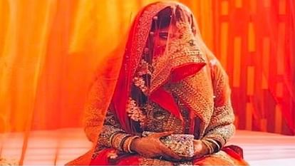 UP: groom kept sleeping at night, bride left her lover, took the jewelery with her