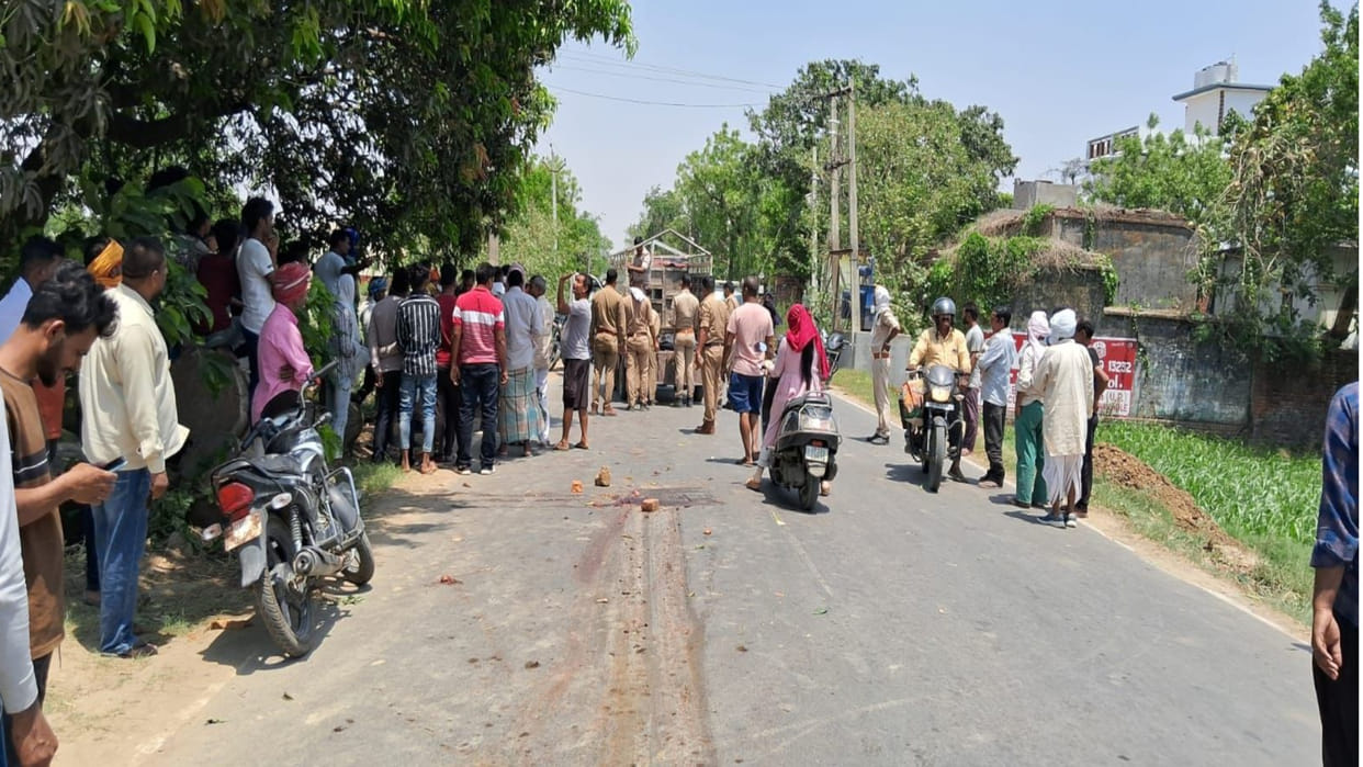 Truck crushes bike-riding youth near Mahuasin intersection in Deoria area, death