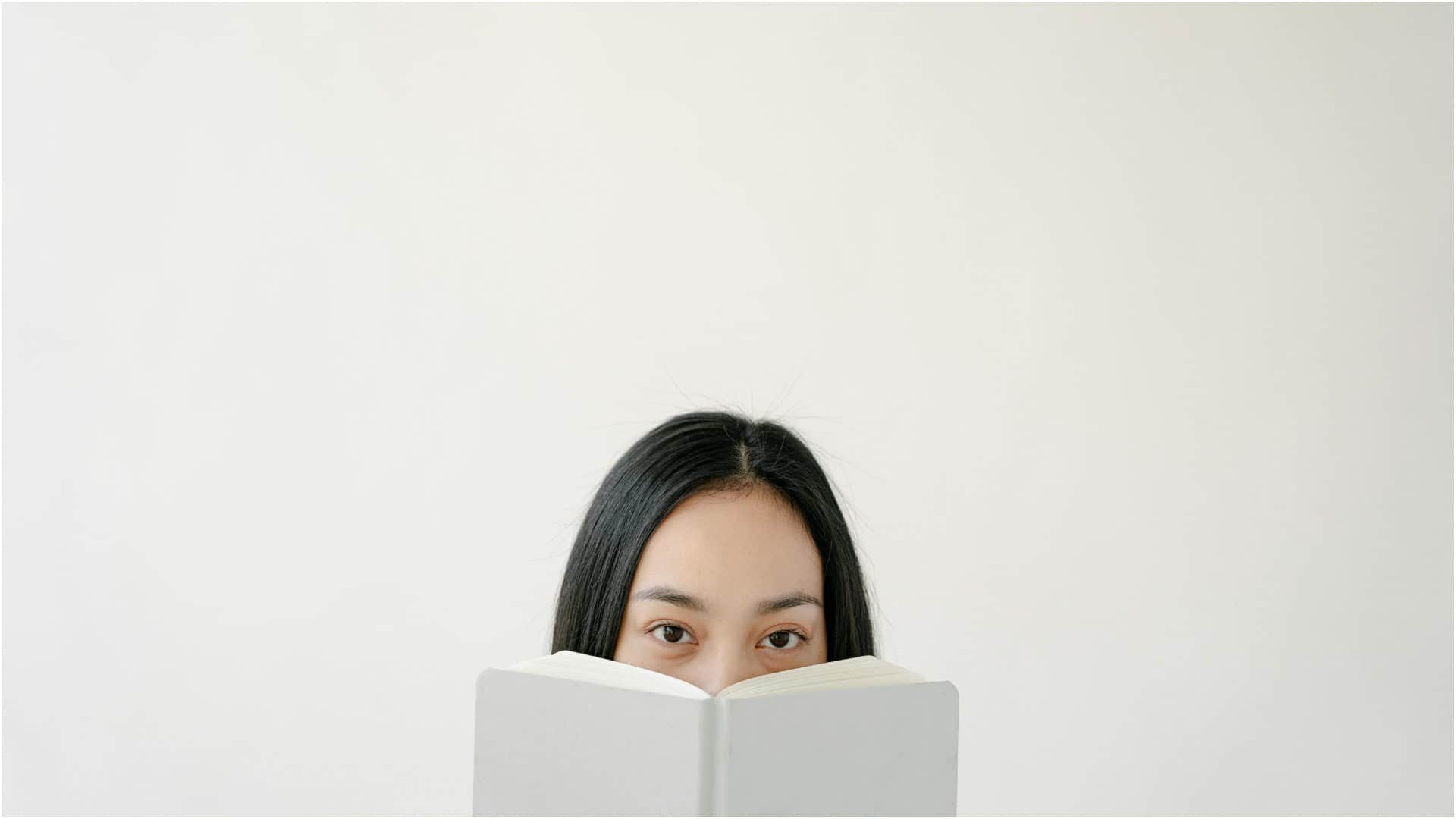 Shyness of Women Is Weakness Know Advantages And Disadvantages Of Being Shy