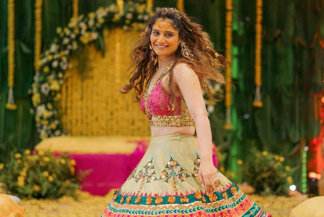 TV Actresses Who Physically Abused Shilpa Shinde Kavita Kaushik Aarti Singh Madhurima Tuli Munmun Dutta