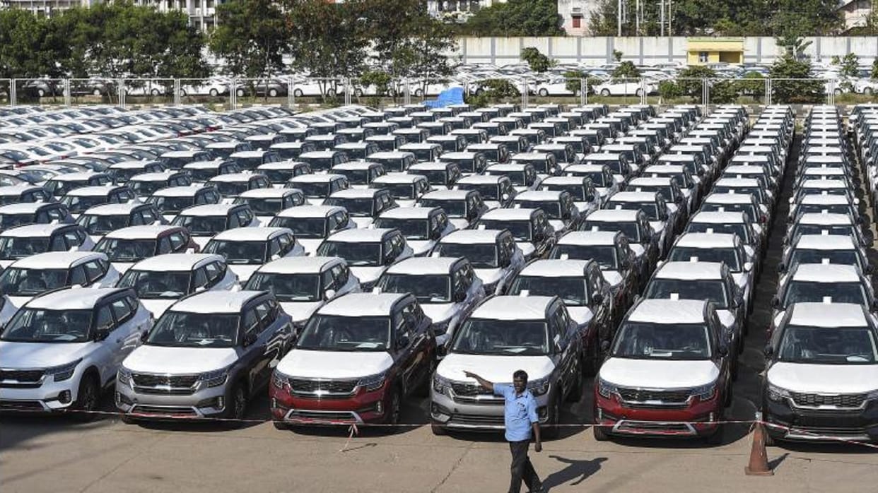 Auto Sales September 2025 Passenger vehicle dispatches up 4 per cent at 3,72,458 units SIAM Sales Data