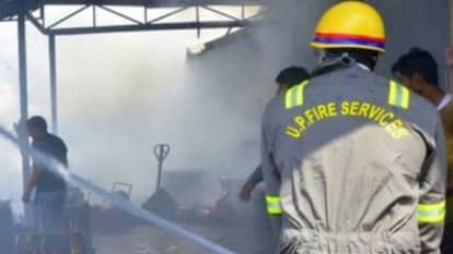 Fire breaks out in floating restaurant in Ramgarhtal