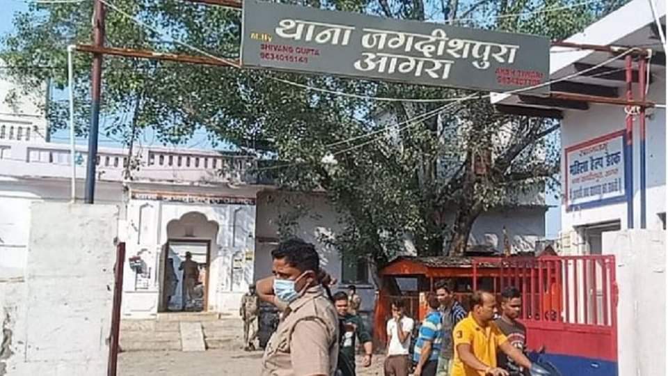 Agra Jagdishpura police station is giving competition to five star hotels