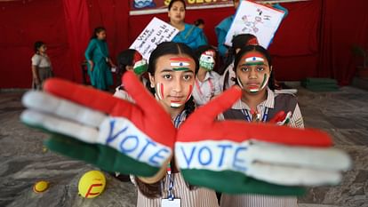 jammu lok sabha election : voting on 2416 Centers on friday 26 april Polling Parties Leave