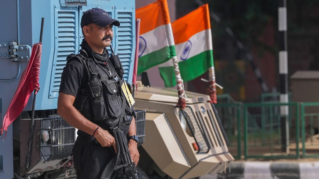 Jammu Kashmir Two smugglers with heroin worth Rs 2 crore arrested in Baramulla