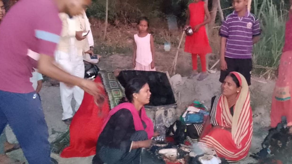 Goods worth lakhs rupees destroyed fire in Chandauli
