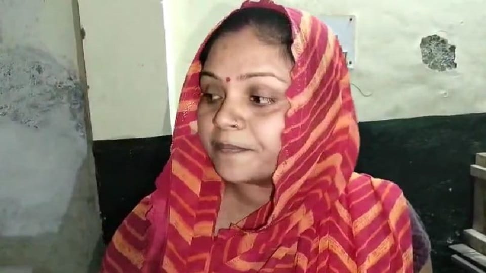 robber caught by woman's intelligence in agra